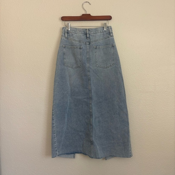 Driftwood denim midi skirt with middle slit - Picture 2 of 4